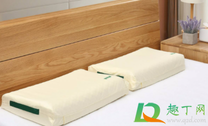 乳胶枕用平的好还是U型的好(乳胶枕用高低的好还是平的好)