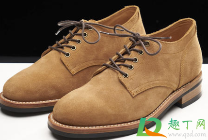 翻皮皮鞋怎样护理(翻毛皮的皮鞋怎样护理)