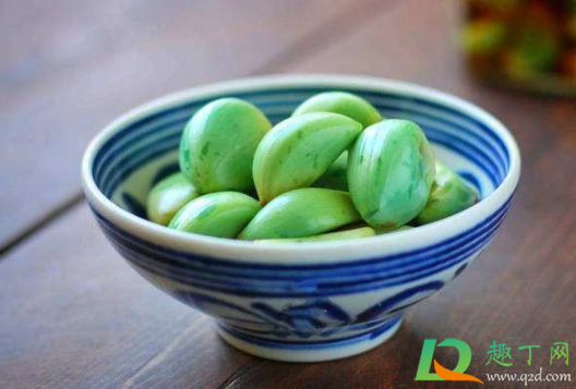 腊八蒜不切根部可以腌绿吗(腌腊八蒜用切根部吗)