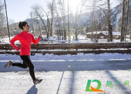 跑步的时候扭到脚了怎么办(跑步把脚背扭了怎么办) 跑步的时候扭到脚了怎么办(跑步把脚背扭了怎么办)