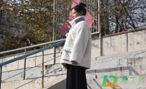 冬季怎么穿搭保暖又好看2021(2021冬天穿衣搭配)