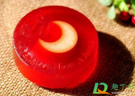 手工皂和洗面奶哪个早上用(早上用肥皂还是洗面奶)