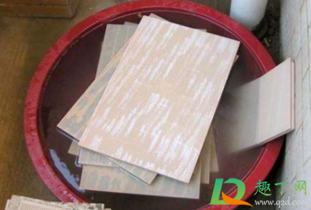 泡水砖不泡水直接刷背胶可以吗(需要泡水的瓷砖刷背胶以后还需要泡水吗) 泡水砖不泡水直接刷背胶可以吗(需要泡水的瓷砖刷背胶以后还需要泡水吗)