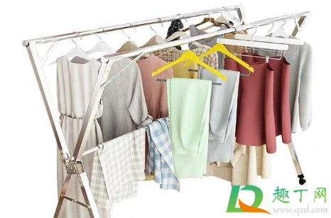 晾衣服肩膀鼓包怎么办(衣服晾久了肩膀鼓包)