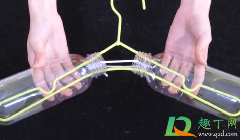 衣服怎样挂避免肩膀鼓包(将衣服把肩膀挂出包怎么办)