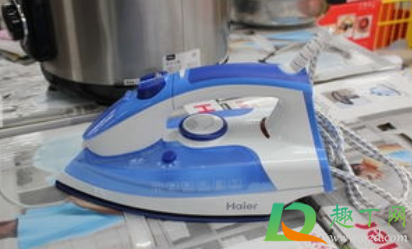 蒸汽熨斗哪种底板的好(蒸汽熨斗面板什么材质好)