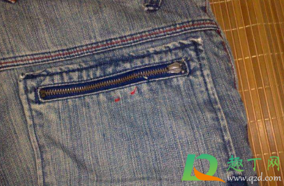 裤子上甩上泥点子如何快速去除(裤子弄上泥点怎么办) 裤子上甩上泥点子如何快速去除(裤子弄上泥点怎么办)