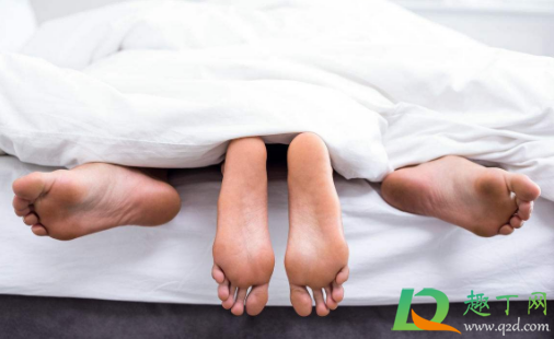 同房后出血怎么办(月经没走干净同房后出血怎么办)