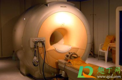 牛仔裤扣子影响做核磁共振吗(核磁共振牛仔裤扣子金属对身体有危险吗)