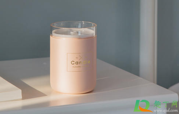 加湿器用多少度的水(加湿器里加多少水合适)