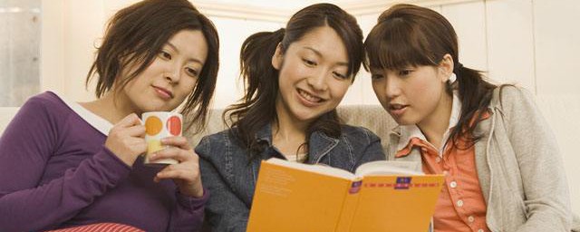 你看过这三本书吗？(介绍一下你看过的一本书)