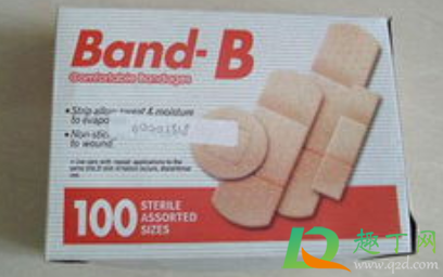 创可贴会和伤口处的血肉粘在一起吗(伤口会和创可贴粘起来吗)