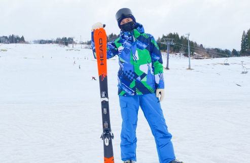 滑雪怎么发朋友圈配文2020(滑雪场发朋友圈的配文)