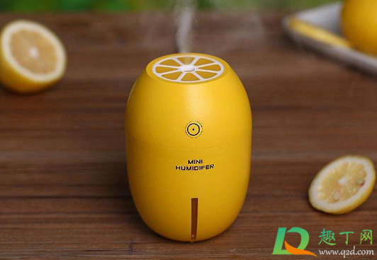 加湿器是放在空调出风口还是进风口(空调出风口加湿装置)