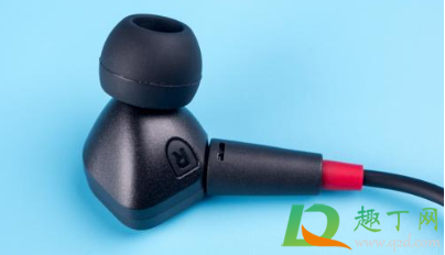 耳机里面的膜脏了怎么办(耳机外面的膜坏了怎么办)