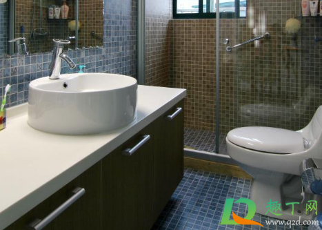 卫生间沉箱漏水维修要多少钱(修冰箱漏水一般多少钱)