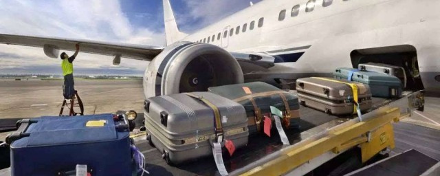 深圳航空飞机行李超重收费标准(深圳机场行李超重怎么收费)