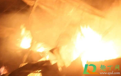 梦见着火了是什么征兆(梦见着火了是什么征兆打牌会赢吗)