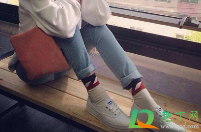 新牛仔裤裤裆穿起来磨肉怎么办(牛仔裤总是磨裤裆怎么办)