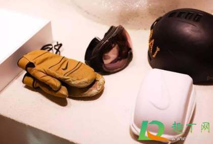 滑雪会伤膝盖吗(滑雪会受伤吗)