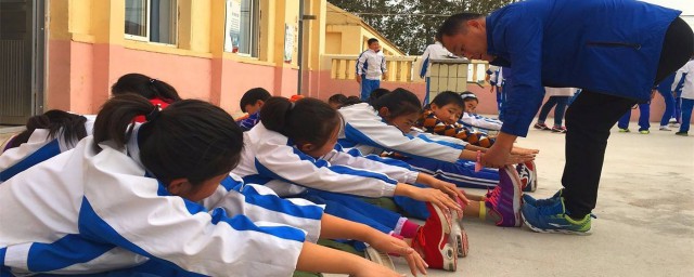 教你只有米尺怎么测量坐位体前屈(坐位体前屈的尺子怎么看)