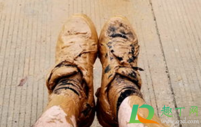 裤子上的泥巴印怎么洗掉(裤子上的泥印怎么去掉) 裤子上的泥巴印怎么洗掉(裤子上的泥印怎么去掉)