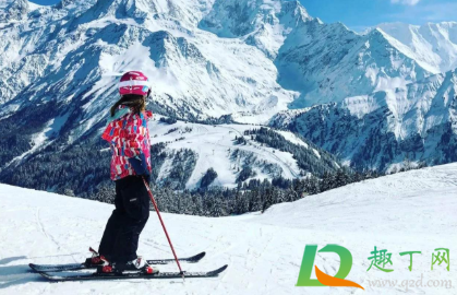 滑雪把膝盖扭了怎么办(滑雪摔伤膝盖怎么处理) 滑雪把膝盖扭了怎么办(滑雪摔伤膝盖怎么处理)