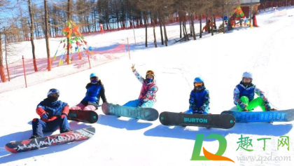 滑雪会伤膝盖吗(滑雪会受伤吗)