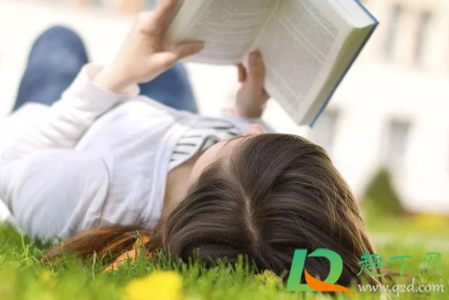 眼睛干为什么会流泪怎么办(眼睛干一直流眼泪怎么回事)