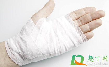 伤口有脏东西怎么处理(伤口很脏怎么处理)