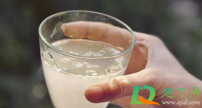 做酒酿用什么容器好(自己酿酒用什么容器储存好)