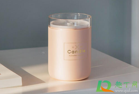 加湿器放房间会潮湿吗(用加湿器家里会潮湿吗)