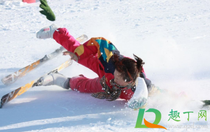 滑雪屁股痛了怎么办(滑雪摔疼了怎么办)