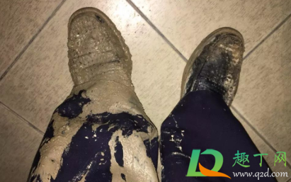 裤子上的泥巴印怎么洗掉(裤子上的泥印怎么去掉) 裤子上的泥巴印怎么洗掉(裤子上的泥印怎么去掉)