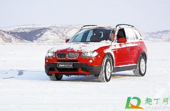 下雪天汽车适合贴膜吗(下雨天车子适合贴膜吗)