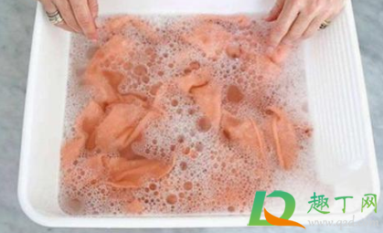 羊毛衫穿久了变大了怎么样变小(羊毛衫穿大了怎么缩小)