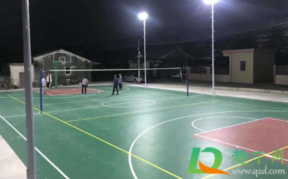 篮球场地标准尺寸是多少(篮球场地标准尺寸是多少个平方)