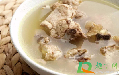 煲鸡汤需要焯水去腥吗(煲鸡汤到底要不要焯水) 煲鸡汤需要焯水去腥吗(煲鸡汤到底要不要焯水)