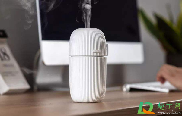 加湿器可以对着头吹吗(加湿器可以对着人吹一晚上吗)