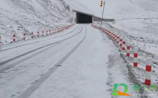 下雪骑电瓶车安全吗(下雨骑电动车安全吗)