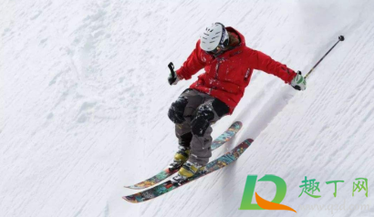 学滑雪穿什么衣服(去滑雪应该穿什么衣服)