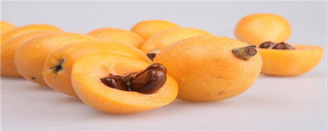 多吃这四种水果缓解嗓子疼(嗓子疼吃点啥水果治嗓子疼)