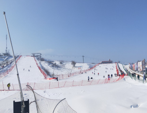 滑雪怎么发朋友圈配文2020(滑雪场发朋友圈的配文)