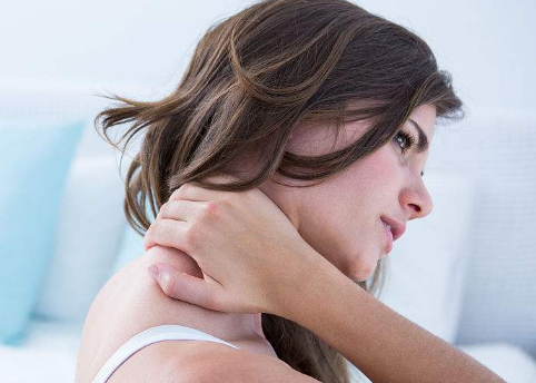 脖子疼痛什么原因(下颚脖子疼痛什么原因)