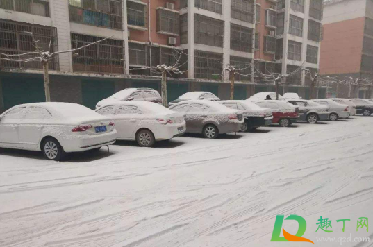 车上积雪等着自己融化可以吗(雪在车上可以等自然融化吗?) 车上积雪等着自己融化可以吗(雪在车上可以等自然融化吗?)