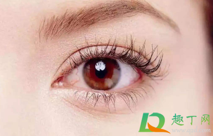眼球上有眼睫毛怎么弄出来(眼球上有根睫毛怎么弄下来)