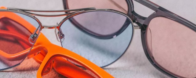 不同脸型如何选择镜框(什么脸型适合什么镜框?)