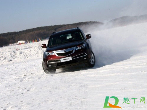 下雪天开车开几驱(下雪天开后驱车) 下雪天开车开几驱(下雪天开后驱车)