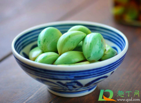 做腊八蒜醋用加热么(腊八蒜是否放热醋吗)