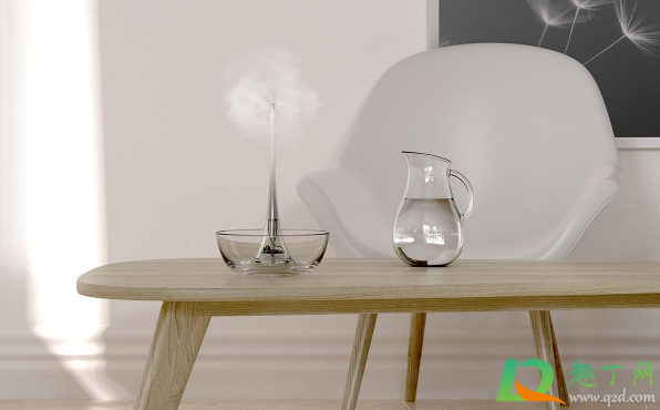 加湿器可以放在人旁边吗(加湿器可以对着人吹吗) 加湿器可以放在人旁边吗(加湿器可以对着人吹吗)